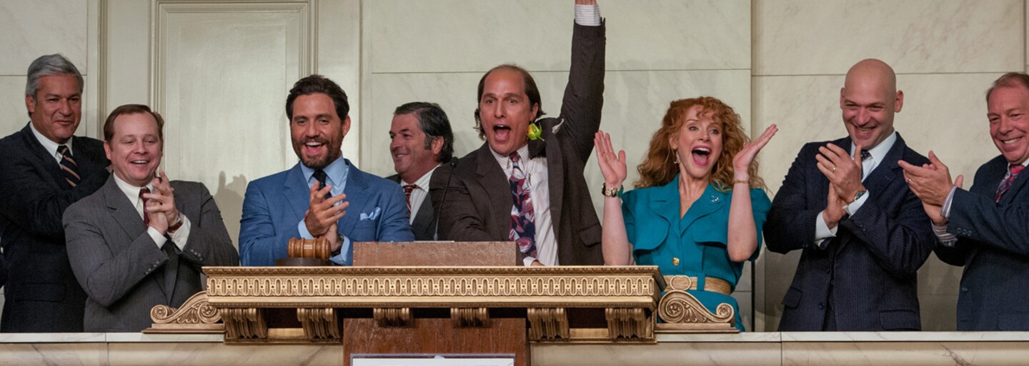 Matthew McConaughey si v necenzurovaném traileru dramatu Gold užívá plnými doušky
