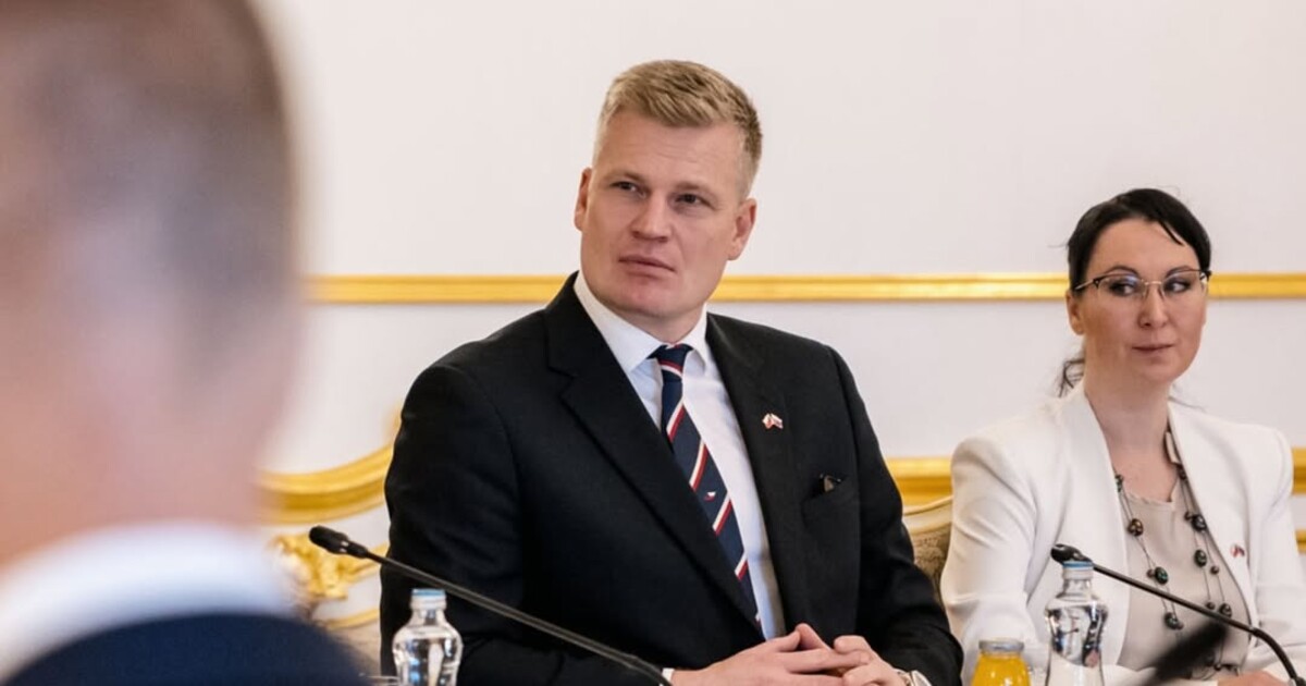 Filip Turek je hospitalizovaný kvůli problémům s páteří. Bere silné léky na bolest