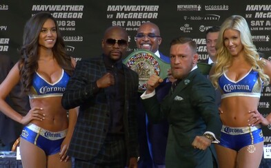 McGregor vzkazuje Mayweatherovi, že ho zničí. Na poslední tiskovce nechyběla ostrá slova ani speciální pás McGregor vzkazuje Mayweatherovi, že ho zničí. Na poslední tiskovce nechyběla ostrá slova ani speciální pás