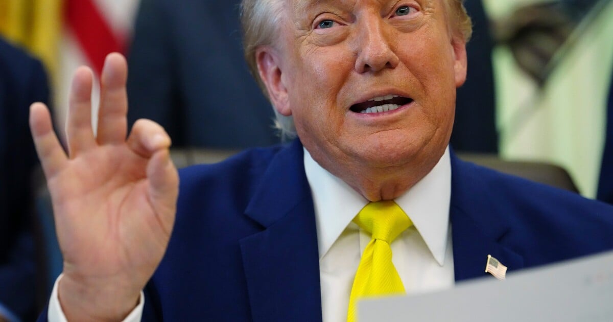 Trump uvítal možnost setkání mezi Zelenským a Putinem