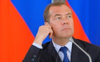 Medveděv znovu mluvil o jaderných zbraních. Pokud hrozba pro Rusko překročí limit, použijeme je bez konzultací a svolení, uvedl