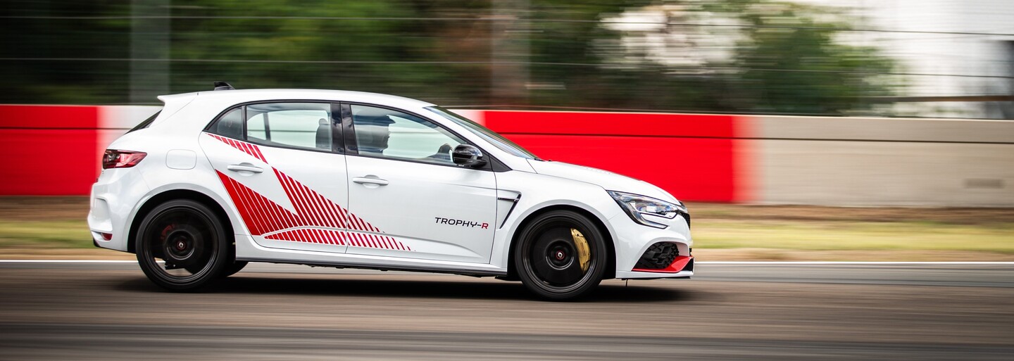 Mégane R.S. Trophy-R má za sebou ďalší rekord. Ešte viac však prekvapí svojou technikou