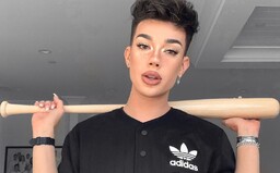 Makeup umělec James Charles přišel o 2 miliony odběratelů kvůli zradě kamarádky