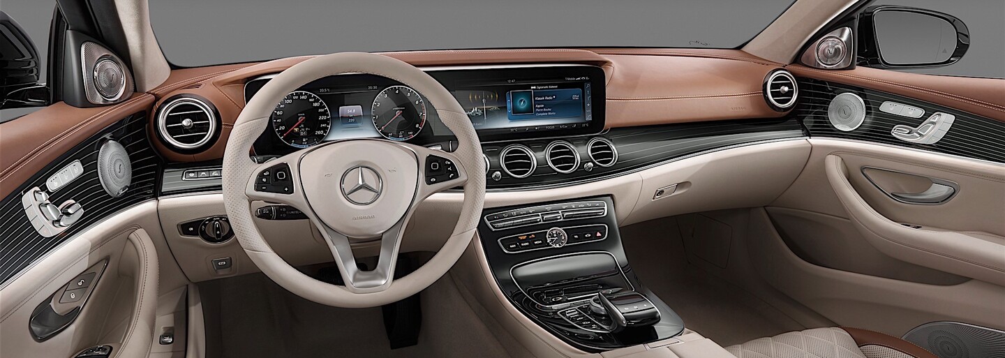 Mercedes odhaluje dominantu zcela nové třídy E, nadstandardně luxusní a komfortní interiér
