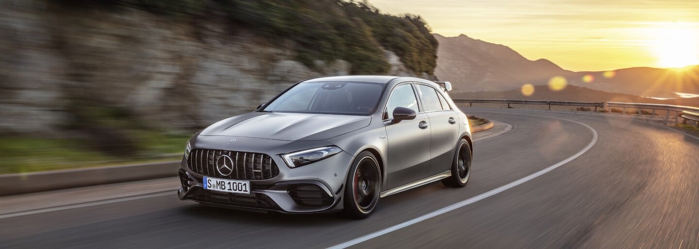 Mercedes-AMG odhalil supersporty mezi kompakty. Novinky mají nejsilnější dvoulitr na světě
