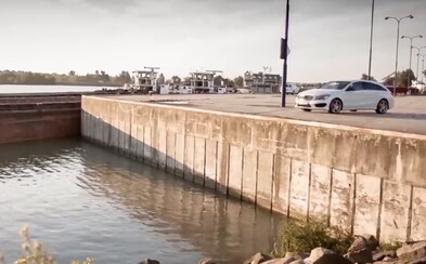 Mercedes-Benz Slovakia podcenil silu Facebooku. Po prehratej stávke utopil CLA Shooting Brake! Mercedes-Benz Slovakia podcenil silu Facebooku. Po prehratej stávke utopil CLA Shooting Brake!