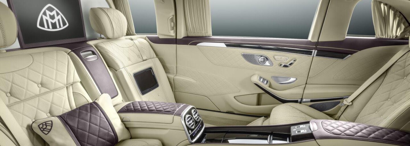 Mercedes-Maybach Pullman: Dvanásťvalec, 530 koní, 6,5 metra a maximálny luxus!