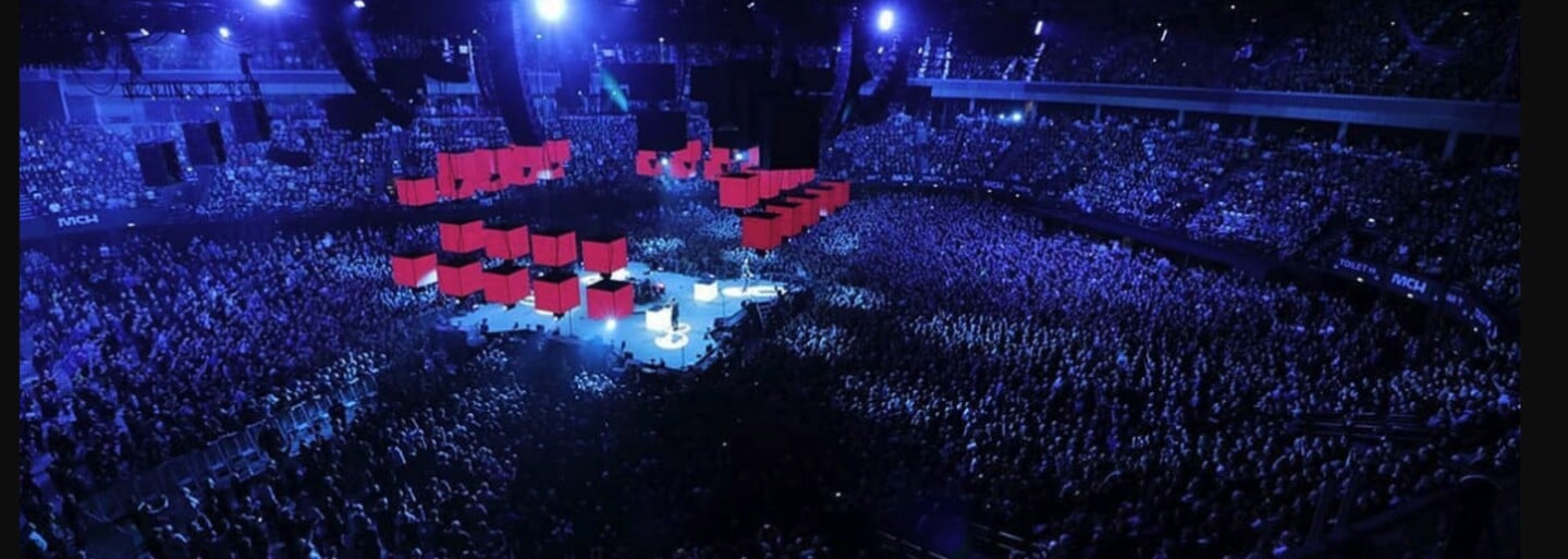 Metallica překvapila Prahu živou verzí skladby Jožin z bažin od Ivana Mládka