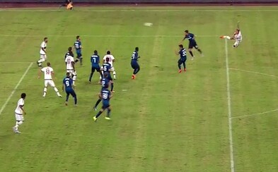 Mexes a jeho senzační akrobatický gól, za který by se nestyděl ani Ibrahimovič Mexes a jeho senzační akrobatický gól, za který by se nestyděl ani Ibrahimovič