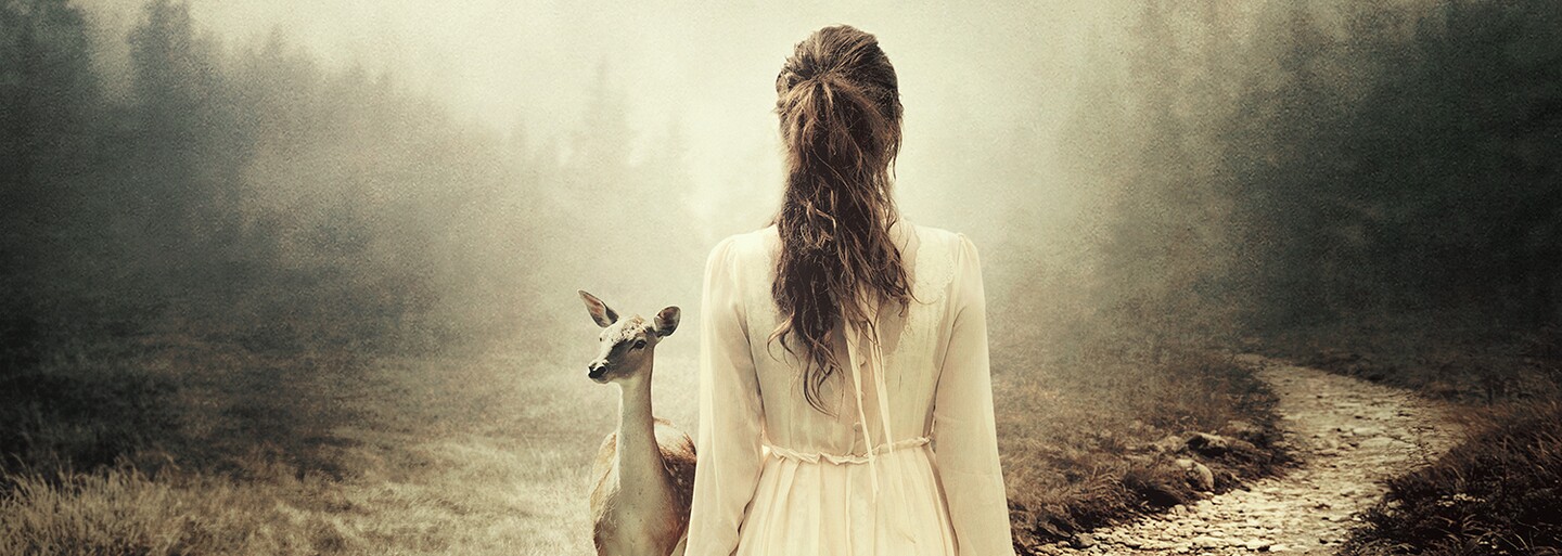 Mezinárodně ceněný fotograf Martin Stranka vytváří osobité fotografie, které mají vyjadřovat stav mezi sněním a probuzením