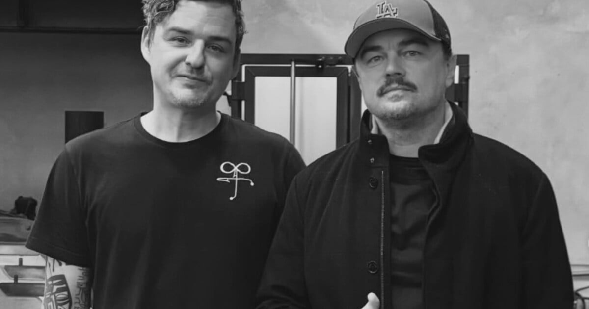 FOTO: Leonardo DiCaprio šel nakouknout do české sklárny