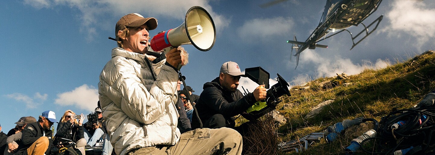 Michael Bay zrežíruje futuristické sci-fi Robopocalypse o umelej inteligencii, ktorá sa snaží vyhladiť ľudstvo