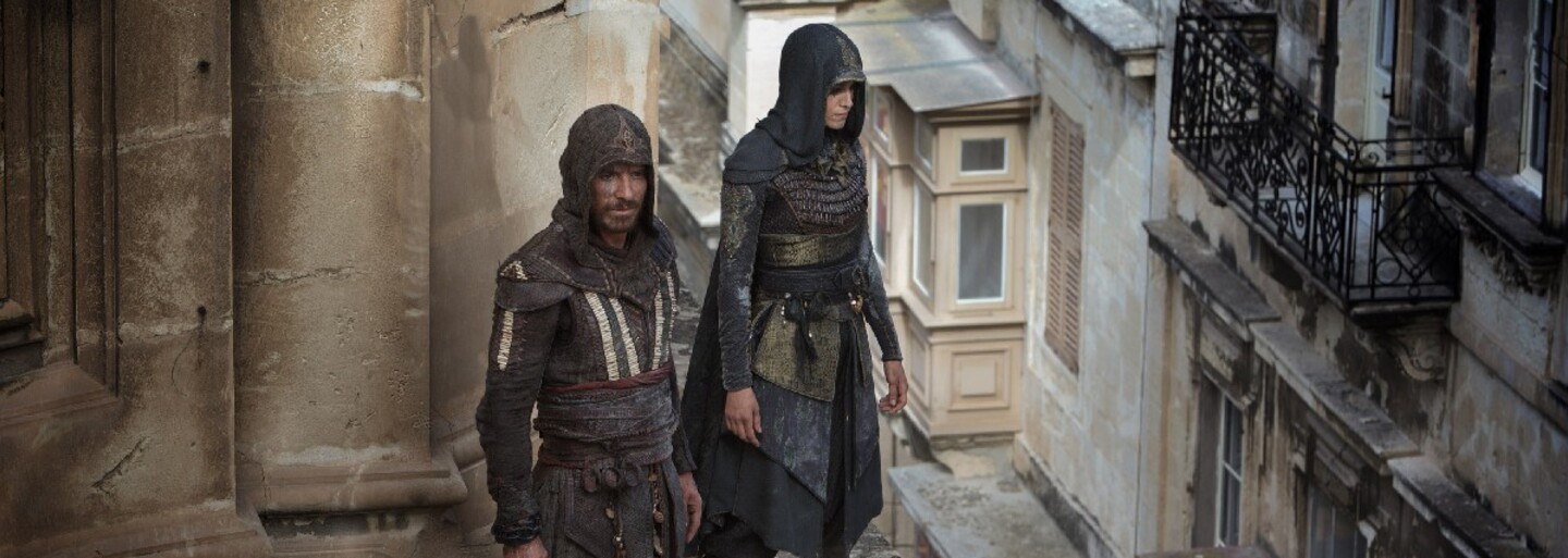 Michael Fassbender je Assassin v debutovom traileri pre akčné a parkourové Assassin’s Creed