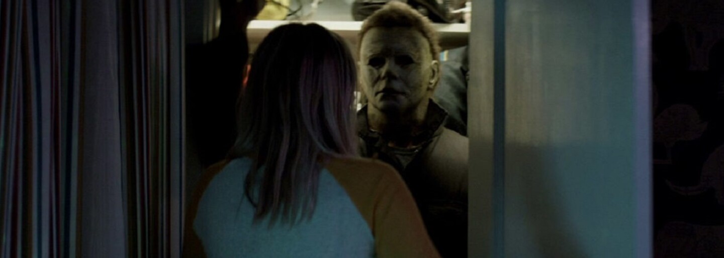 Michael Myers sa vrátil vo výbornej forme. Nový Halloween je skvelou poctou originálu, ktorú docenia najmä jeho fanúšikovia (Recenzia)