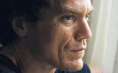 Michael Shannon sa v dráme Wolves predstavuje ako alkoholik a gambler, ktorý svojou závislosťou môže zničiť budúcnosť svojho syna Michael Shannon sa v dráme Wolves predstavuje ako alkoholik a gambler, ktorý svojou závislosťou môže zničiť budúcnosť svojho syna