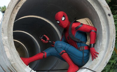 Miestny hrdina Spider-Man sa na radu Tonyho Starka snaží držať viac pri zemi. Ako ale potvrdí aj ďalšia zábavná ukážka, nemusí to byť také ľahké Miestny hrdina Spider-Man sa na radu Tonyho Starka snaží držať viac pri zemi. Ako ale potvrdí aj ďalšia zábavná ukážka, nemusí to byť také ľahké