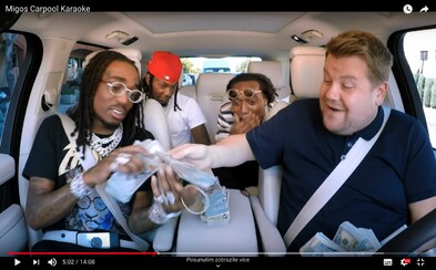 Migos zaflexovali v Carpool Karaoke s 210 tisíci dolary v hotovosti. Zazpívali Whitney Houston i své největší hity Migos zaflexovali v Carpool Karaoke s 210 tisíci dolary v hotovosti. Zazpívali Whitney Houston i své největší hity