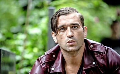 Milan Ondrík si v psychologickej dráme Nech je svetlo zahrá otca, ktorého syn sa pridal k fašistickej polovojenskej organizácii Milan Ondrík si v psychologickej dráme Nech je svetlo zahrá otca, ktorého syn sa pridal k fašistickej polovojenskej organizácii