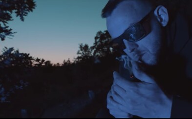Milion let napřed? Hugo Toxxx opět předvedl svoji vybroušenou flow v novince Spouštěč Milion let napřed? Hugo Toxxx opět předvedl svoji vybroušenou flow v novince Spouštěč