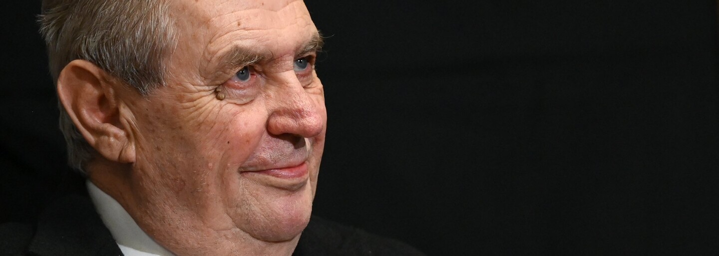 Miloš Zeman doporučil vládě zvýšit daně, novináře označil za pitomce