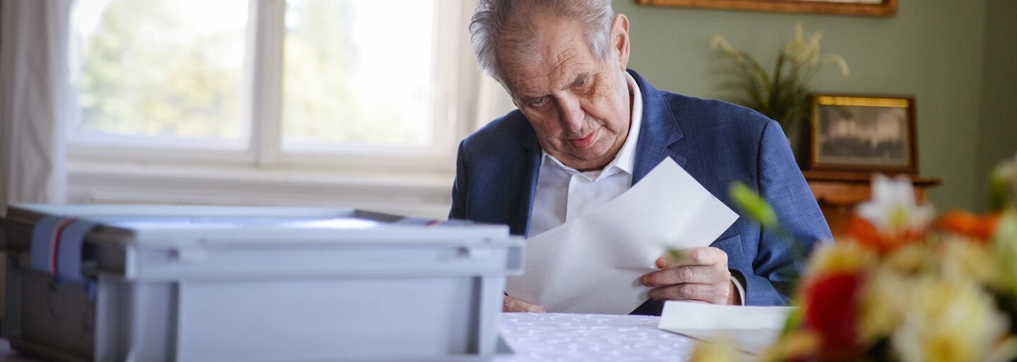 Miloš Zeman je opět v nemocnici. Není jasné, zda je při vědomí