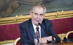 Miloš Zeman: Neschopní podnikatelé ať zkrachují, kritizují mě internetoví blbečci
