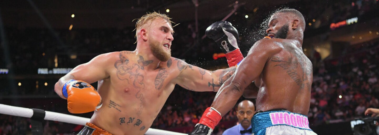 Milujem Jaka Paula, dal si vytetovať na prostredník Tyron Woodley. Pýta si boxerskú odvetu