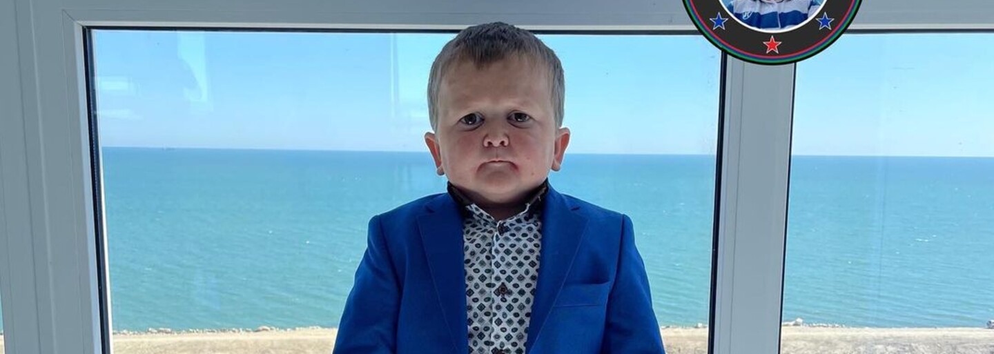 Mini Khabib baví internet. Hasbulla Magomedov, hvězda TikToku, je internetovou MMA senzací a nejvíc trendy mem