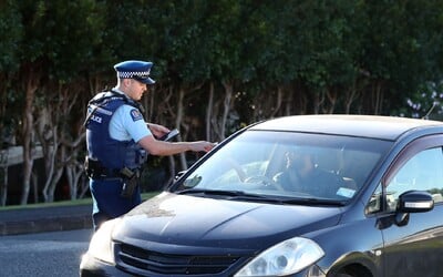 Ministerstvo dopravy chystá vyšší trest za odmítnutí dechové zkoušky nebo nepředložení řidičského průkazu při nehodě