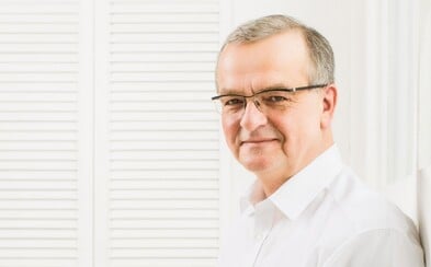 Miroslav Kalousek se vzdal poslaneckého mandátu. Dočkal se potlesku vestoje Miroslav Kalousek se vzdal poslaneckého mandátu. Dočkal se potlesku vestoje