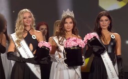Miss Universe 2022 alebo bizarný festival trápnosti, kde najinteligentnejšie pôsobí Zuzana Plačková (komentár)