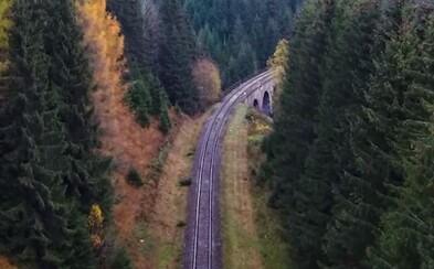 Mladý študent natočil krásy slovenskej jesene. Z obyčajnej domácej úlohy boli očarení jeho spolužiaci aj učiteľ Mladý študent natočil krásy slovenskej jesene. Z obyčajnej domácej úlohy boli očarení jeho spolužiaci aj učiteľ