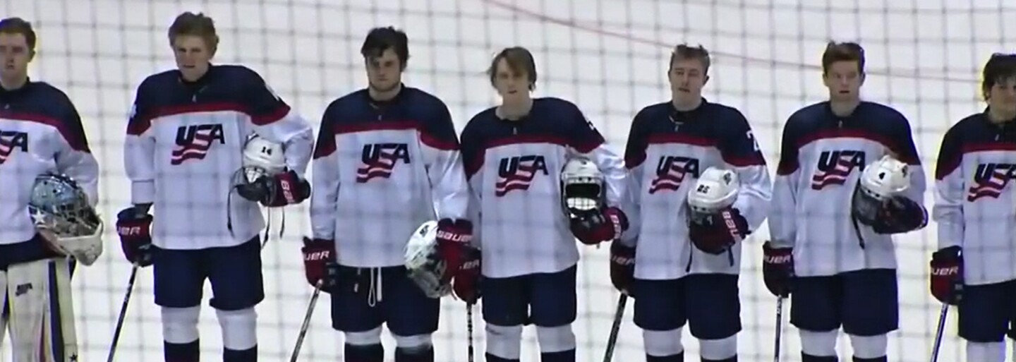 Mladým hokejistom USA pustili slovenskú hymnu