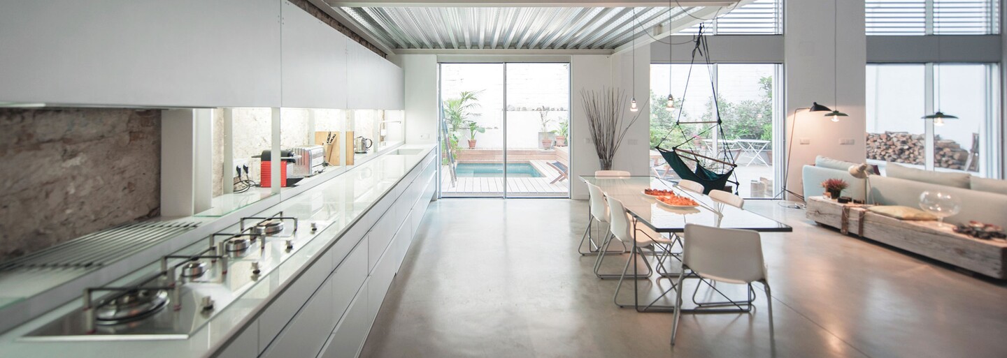 Mlékárna z roku 1934 byla architekty přetvořena na moderní loft plný světla