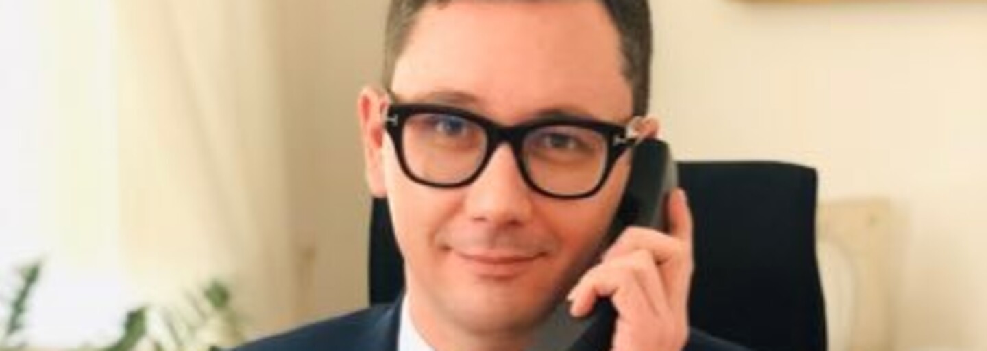 Mluvčí Ovčáček dostal od profesionálů červenou kartu. Asociace PR se od něj distancovala
