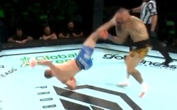 MMA zápasník ukončil zápas kopem jako z Mortal Kombat. Soupeře musel zachraňovat doktor