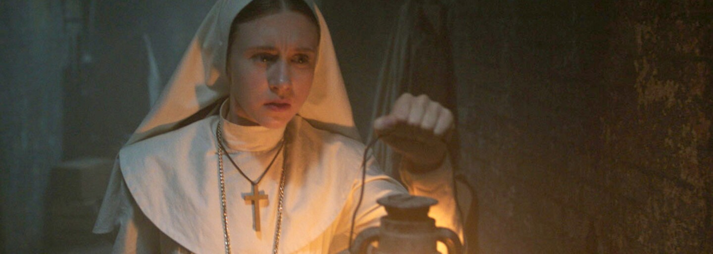 Mníška v kinách ničí konkurenciu a stáva sa rekordným, najzárobkovejším filmom série Conjuring (Box Office)