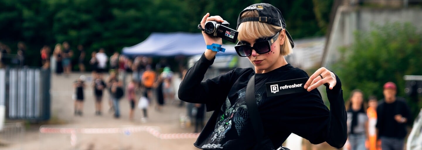 Móda z festivalu: Takto se mladí Češi oblékli na Pop Messe. Z areálu byli nadšení, nejvíce se těšili na Skeptu a Ic3peak