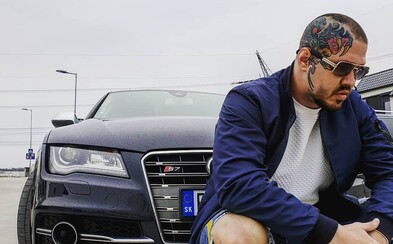 Momo zverejňuje názov albumu. Odzrkadľuje, že je mimo prestížnych kruhov, lebo si nechce nechať sať energiu Momo zverejňuje názov albumu. Odzrkadľuje, že je mimo prestížnych kruhov, lebo si nechce nechať sať energiu