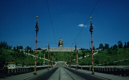 Monstrum nad Prahou. Autor Stalinova pomníku spáchal sebevraždu, dnes je prostor symbolem svobody a skejtování