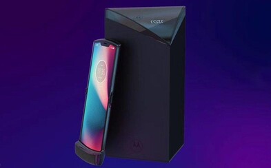 Motorola Razr se v uniklých snímcích vrací ke kořenům a nabídne ohebný displej Motorola Razr se v uniklých snímcích vrací ke kořenům a nabídne ohebný displej