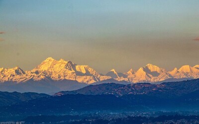 Mount Everest bolo vidieť z Káthmandú vôbec prvýkrát odkedy si to ľudia pamätajú. Môže za to koronavírus