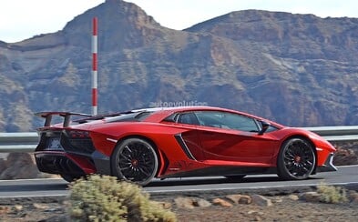 Možná až 800koňové Lamborghini Aventador SuperVeloce předčasně odhaleno! Možná až 800koňové Lamborghini Aventador SuperVeloce předčasně odhaleno!