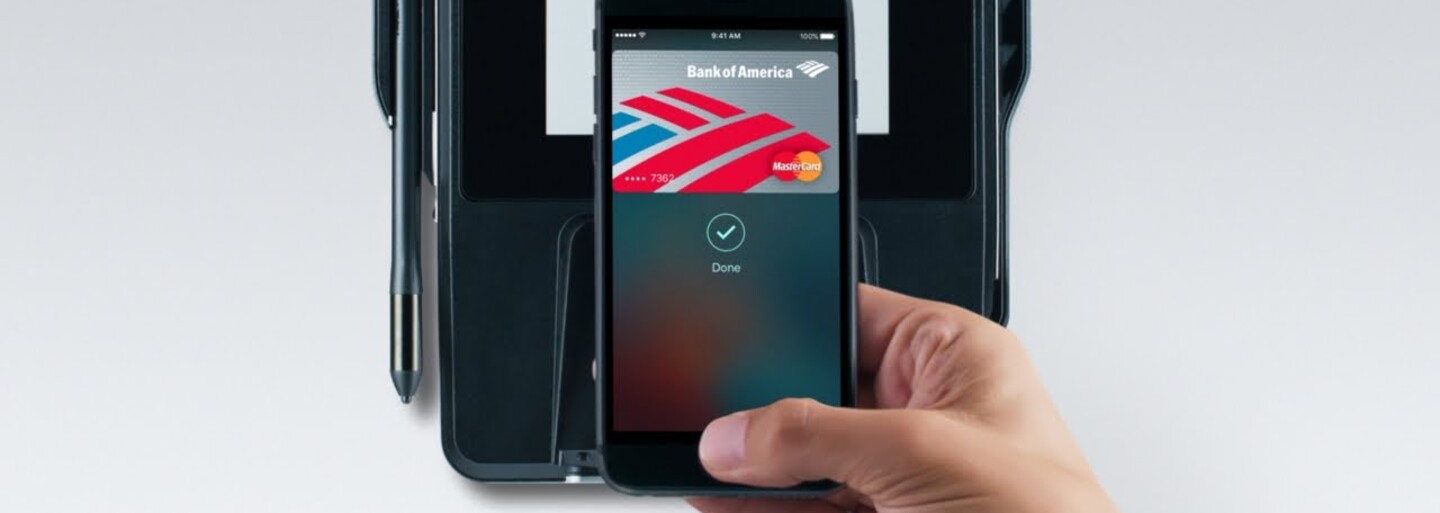 Možno už čoskoro budeme platiť na Slovensku pomocou iPhonu. Slovensko má vraj najlepšie predpoklady na spustenie služby Apple Pay