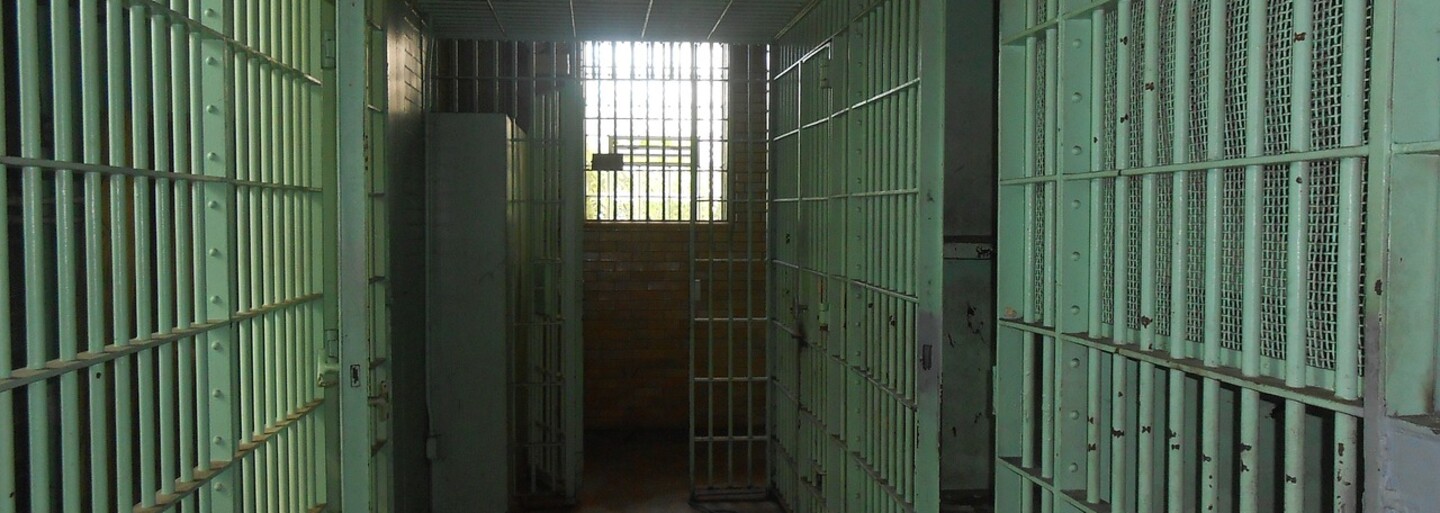 Mŕtvy masový vrah Charles Manson vydedil celú svoju rodinu a všetko zanechal neznámemu priateľovi, s ktorým si dopisoval