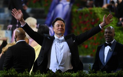 Musk sbírá miliardy na Twitter. Investici mu slíbil zakladatel Oraclu i saúdskoarabský princ 