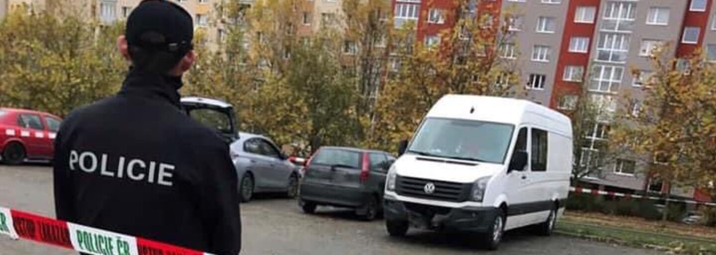 Muž na Plzeňsku zastřelil zloděje se sekerou. Policie případ odložila, jednalo se o nutnou sebeobranu