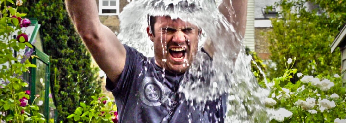 Muž s ALS, který stál u vzniku virálního hitu Ice Bucket Challenge, ve 46 letech zemřel. Pro nemocné pomohl vybrat stovky milionů dolarů