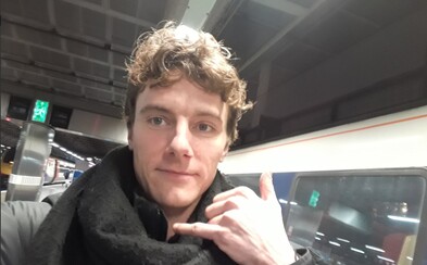 Muž sa rozhodol cestovať ekologicky, strávil mesiac vo vlakoch. Z Anglicka do Číny ho to stálo viac ako 2-tisíc eur Muž sa rozhodol cestovať ekologicky, strávil mesiac vo vlakoch. Z Anglicka do Číny ho to stálo viac ako 2-tisíc eur