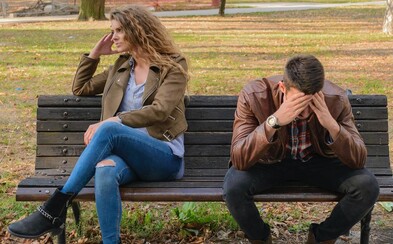 Muž si chce do pronajatého bytu vodit přítelkyně, manželka ale s jinými spát nesmí. Zvláštní návrh přišel jen krátce po porodu Muž si chce do pronajatého bytu vodit přítelkyně, manželka ale s jinými spát nesmí. Zvláštní návrh přišel jen krátce po porodu